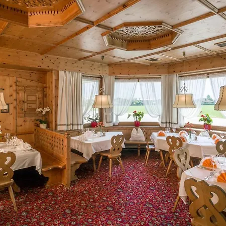 Cafe-zillertal Hotel