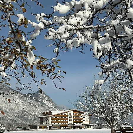 Cafe-zillertal Hotell